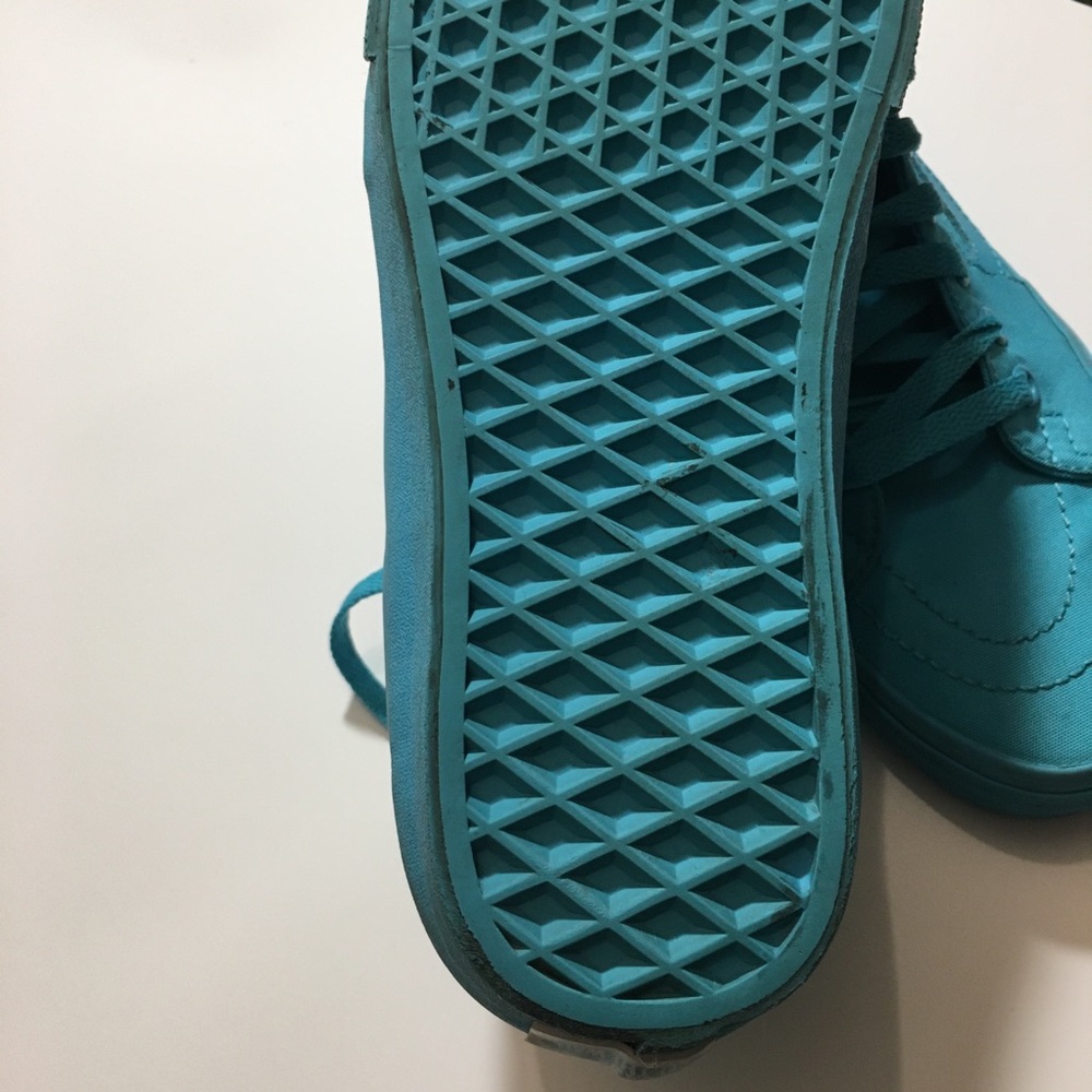 Vans - Picture 7 of 8
